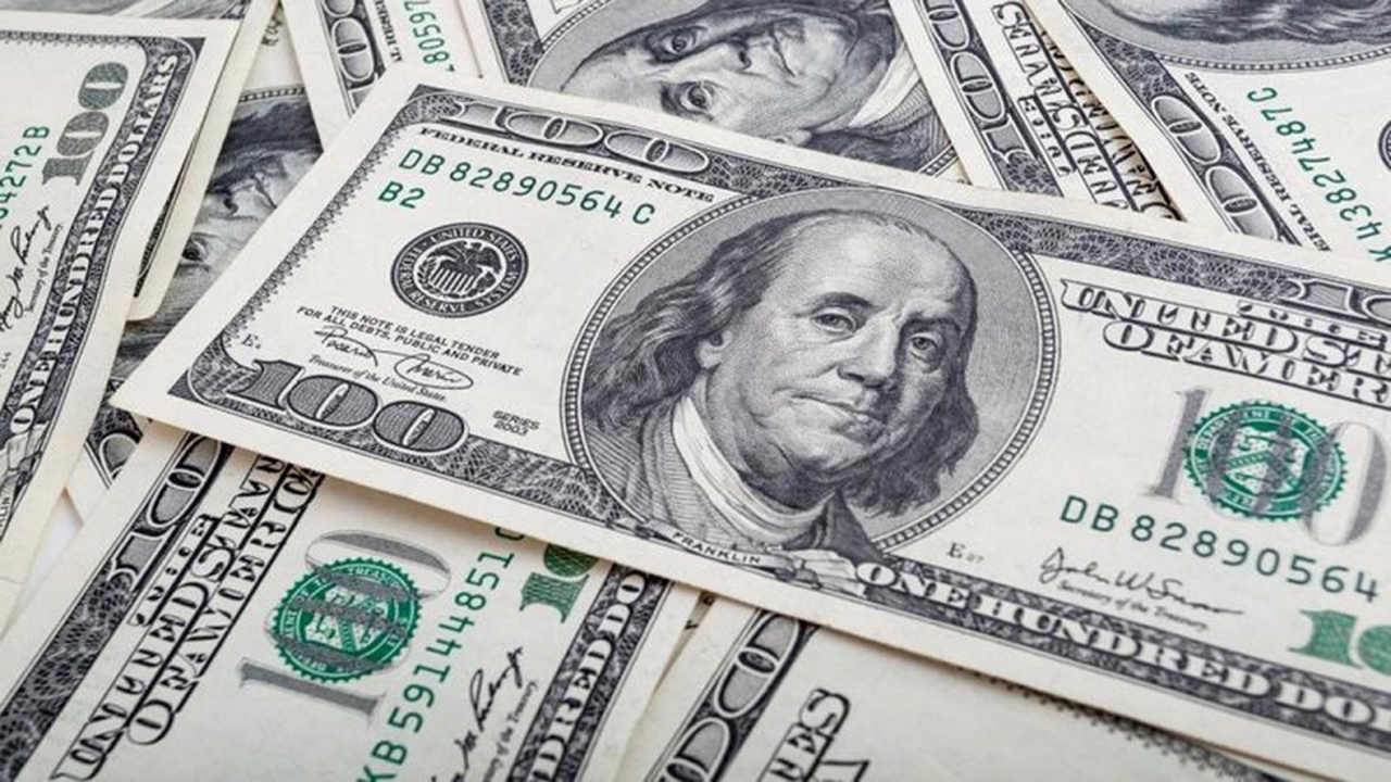 أسعار الدولار تسجل ارتفاعاً اليوم السبت رغم التوجه نحو تسجيل خسائر أسبوعية